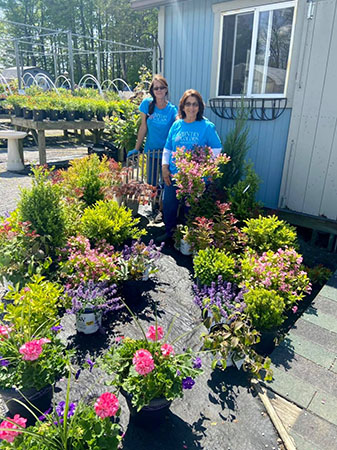 Country Colors Greenhouse Ohio Friendly Staff